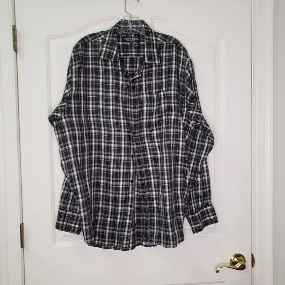 Vertical Sport Button-up Top - Picture 2 of 4